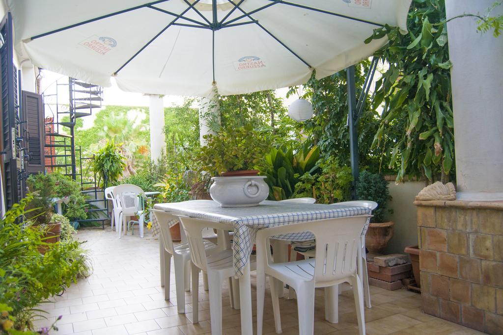B&B Cactus Giardini Naxos Exteriér fotografie